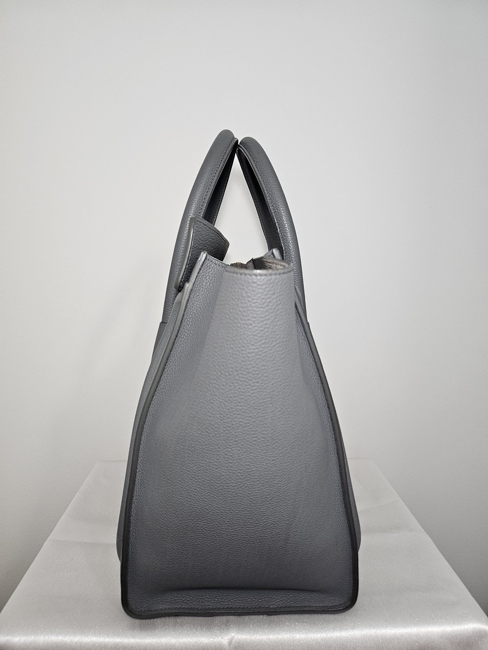 Celine Luggage Tote - Calfskin - Picture 3 of 4